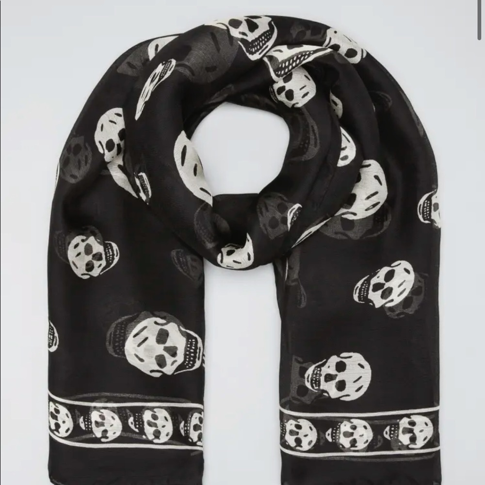 Alexander McQueen Skull Scarf